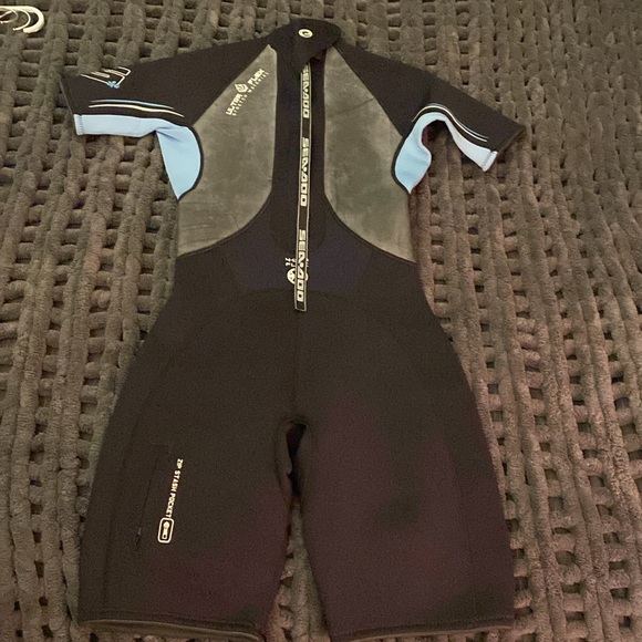 NWOT Woman’s Seadoo wet suit - Picture 3 of 8